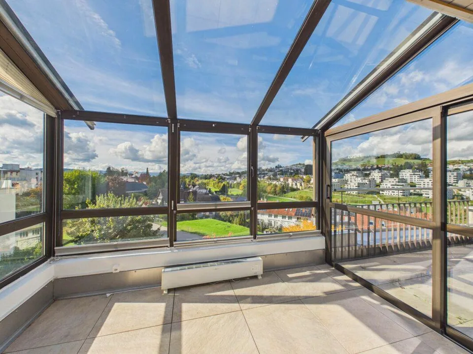 Appartement en attique 2.5 pièces avec vue panoramique merveilleuse – photo 12 sur 24