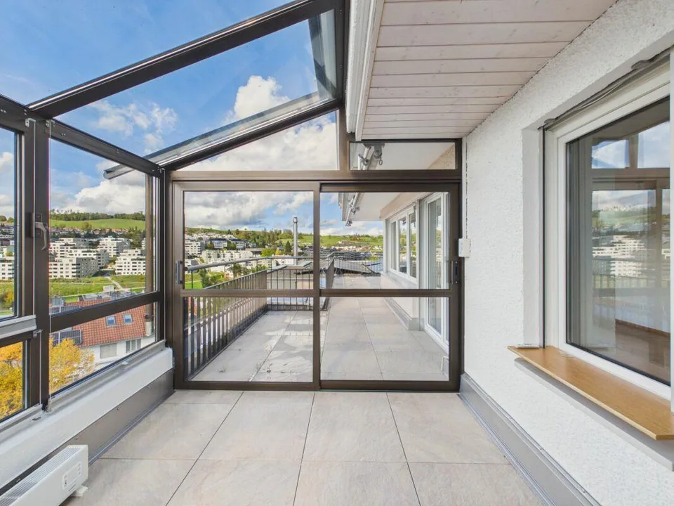 Appartement en attique 2.5 pièces avec vue panoramique merveilleuse – photo 13 sur 24