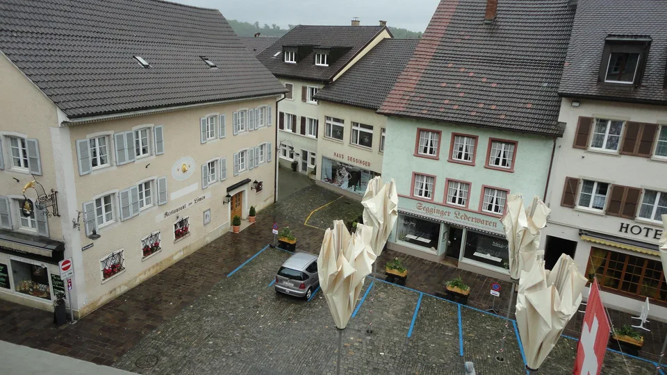Charmante 3-Zimmer-Wohnung mit Balkon im Stedtli – Foto 3 von 9