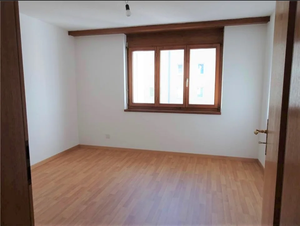 Grosszügige 3.5-Zimmer-Wohnung mit Balkon – Foto 7 von 7