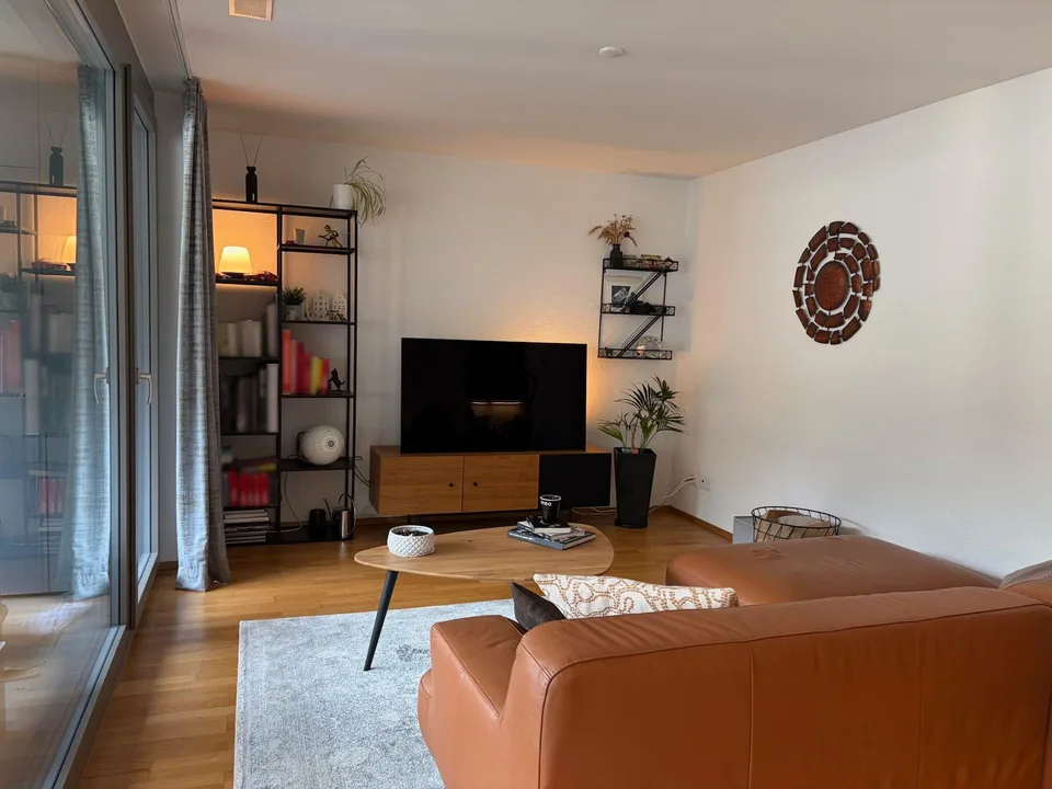 moderne 4-Zimmerwohnung in ruhigem Quartier am Kirschenacker – foto 3 di 7