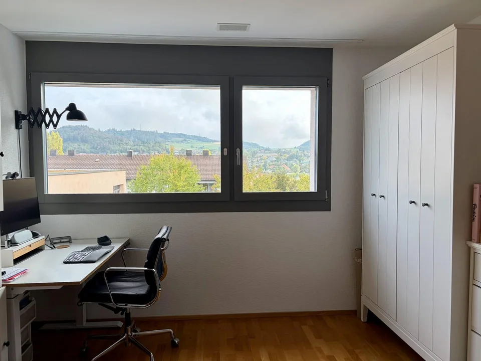 moderne 4-Zimmerwohnung in ruhigem Quartier am Kirschenacker – foto 6 di 7