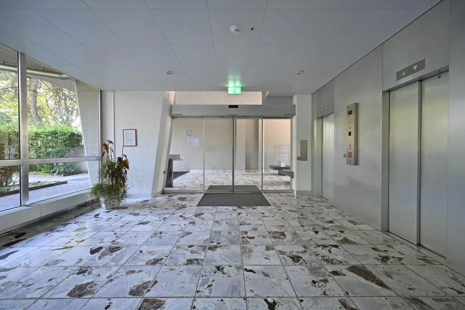 Helle 3-Zimmerwohnung mit Berg- und Stadtblick inklusive Einstellplatz – photo 2 of 9