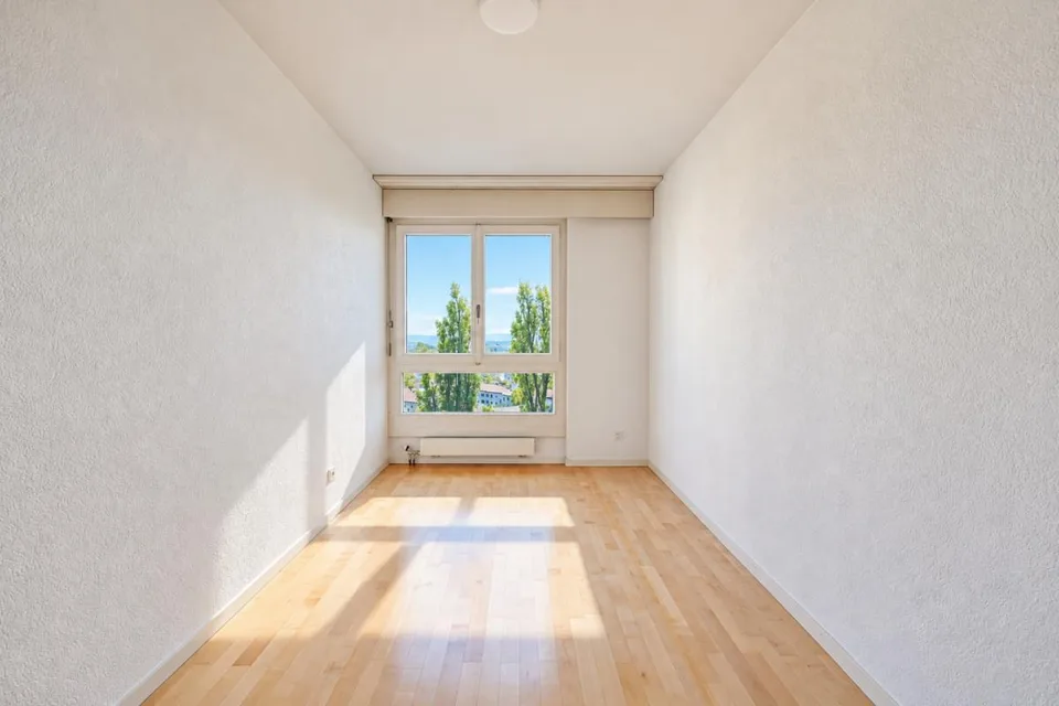 Helle 3-Zimmerwohnung mit Berg- und Stadtblick inklusive Einstellplatz – photo 7 of 9