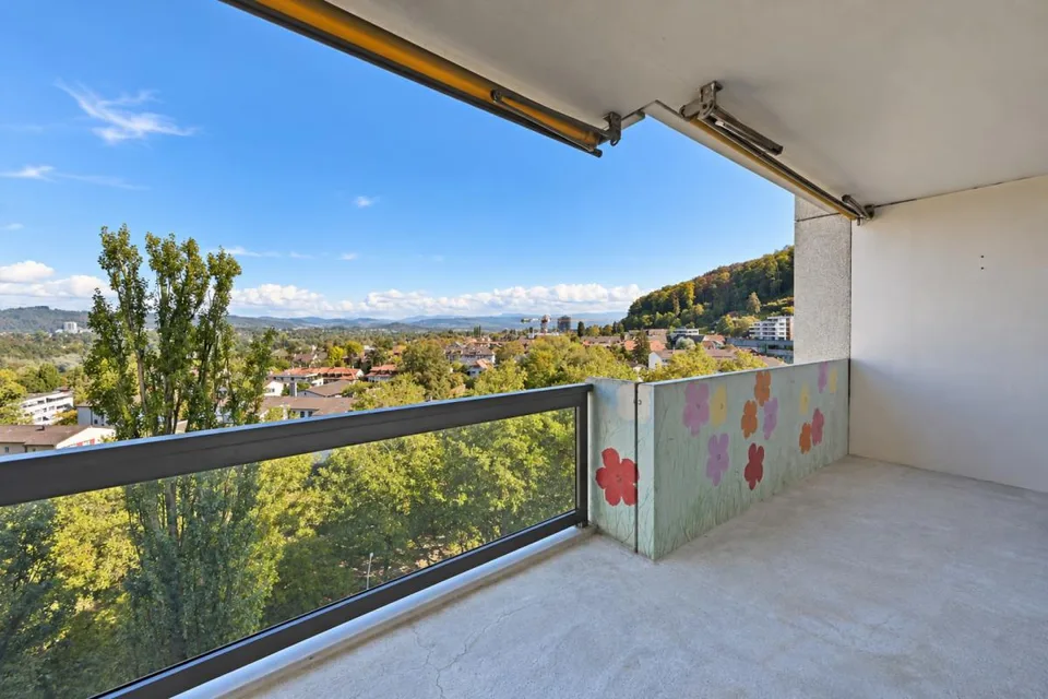 Helle 3-Zimmerwohnung mit Berg- und Stadtblick inklusive Einstellplatz – photo 3 of 9