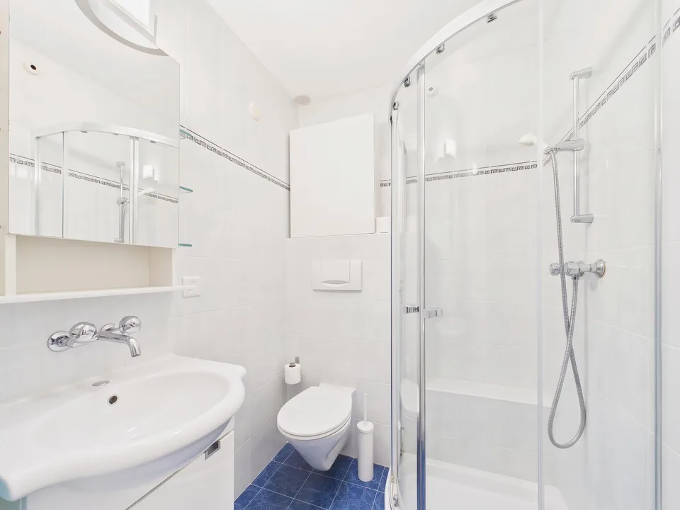 Villa elegante di 6.5 locali con locale commerciale annesso a Mendr... – Foto 11 von 16