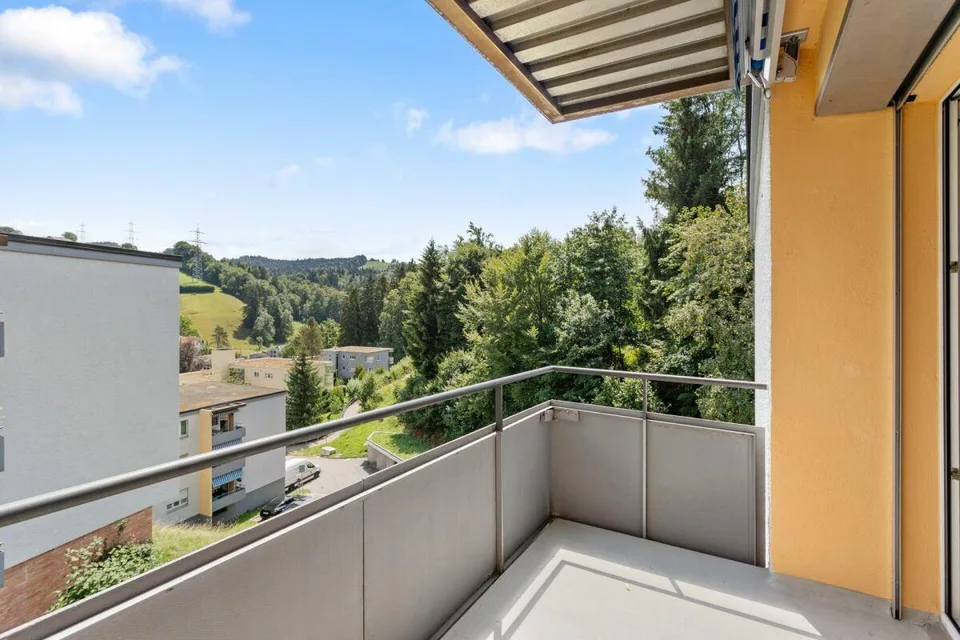 Preiswerte 4.5-Zimmerwohnung - ruhig gelegen und im Grünen – Foto 11 von 12