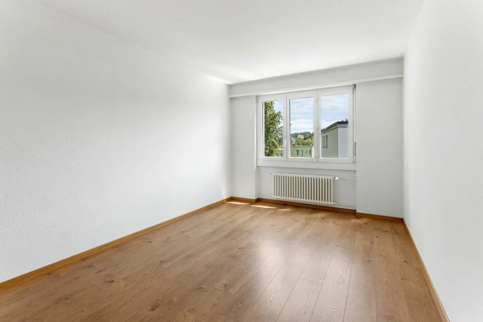 Preiswerte 4.5-Zimmerwohnung - ruhig gelegen und im Grünen – Foto 8 von 12