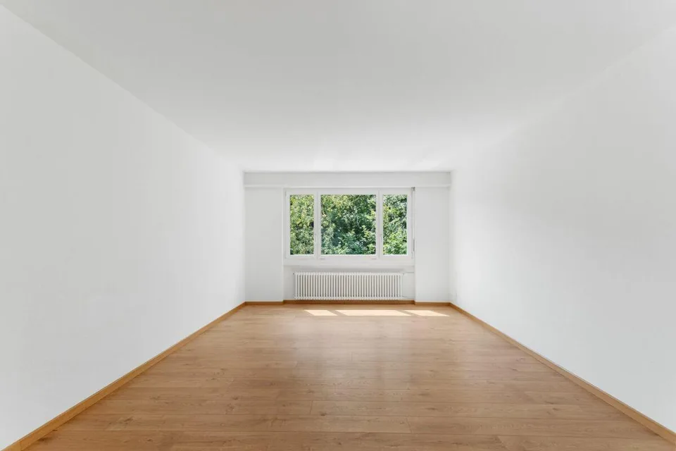 Preiswerte 4.5-Zimmerwohnung - ruhig gelegen und im Grünen – Foto 2 von 12