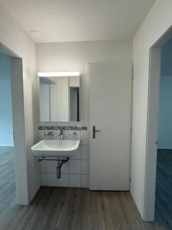 Helle 3.5-Zimmerwohnung mit Balkon im 2. Stock – Foto 10 von 12