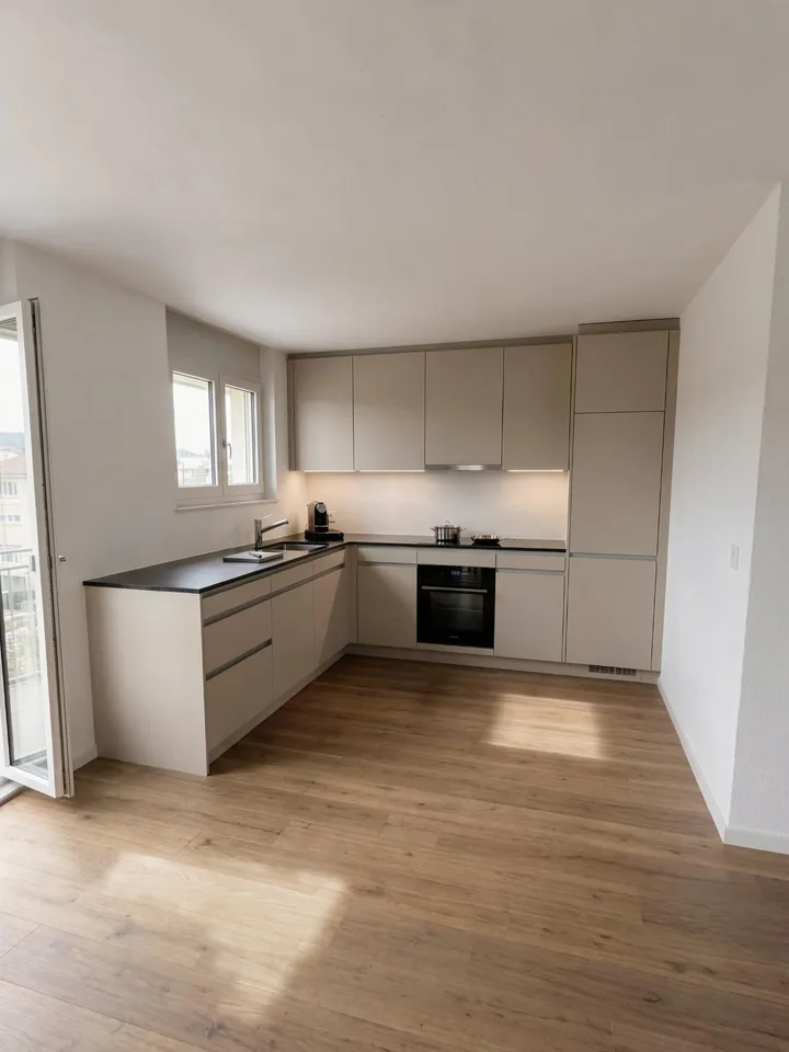 komplett renovierte Dachgeschosswohnung mit grosser Terrasse – photo 3 sur 6