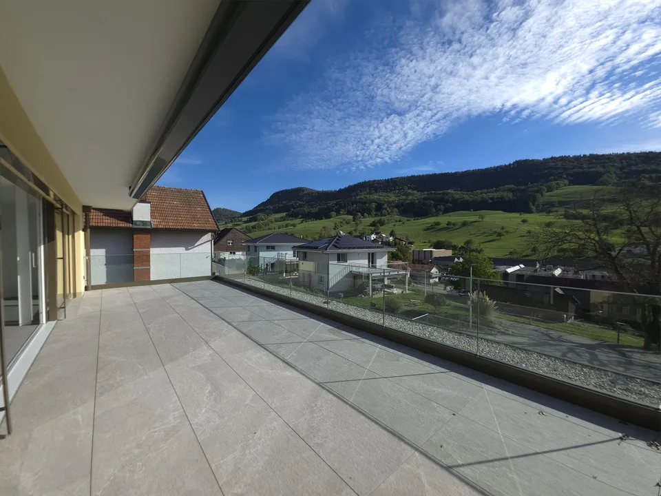 Exklusive 3.5 Zimmerwohnung mit grosszügiger Süd-Terrasse – photo 2 of 11