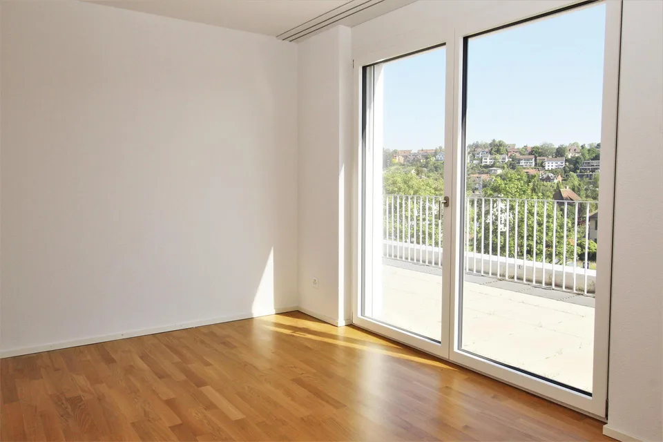 Moderne 5.5 Zimmer Attikawohnung im Zentrum von Feuerthalen – photo 5 sur 13