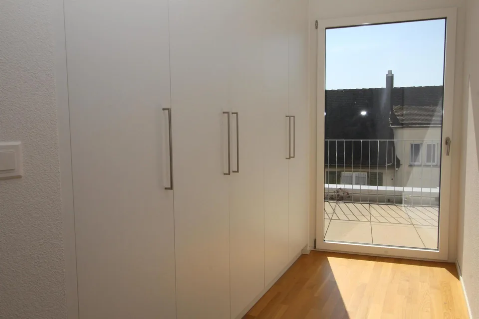Moderne 5.5 Zimmer Attikawohnung im Zentrum von Feuerthalen – photo 12 sur 13
