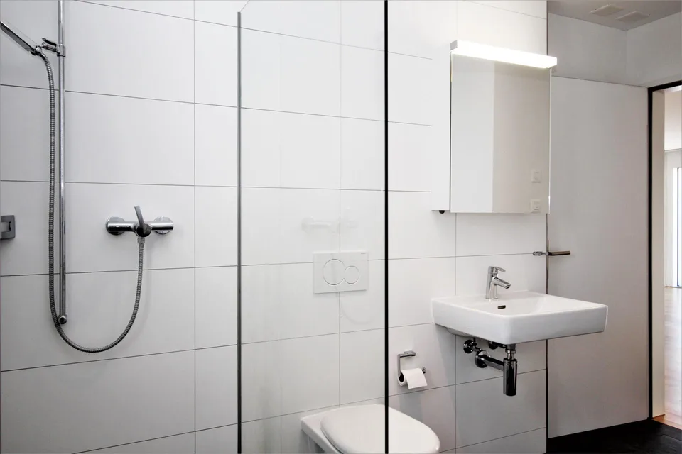 Moderne 5.5 Zimmer Attikawohnung im Zentrum von Feuerthalen – photo 7 sur 13