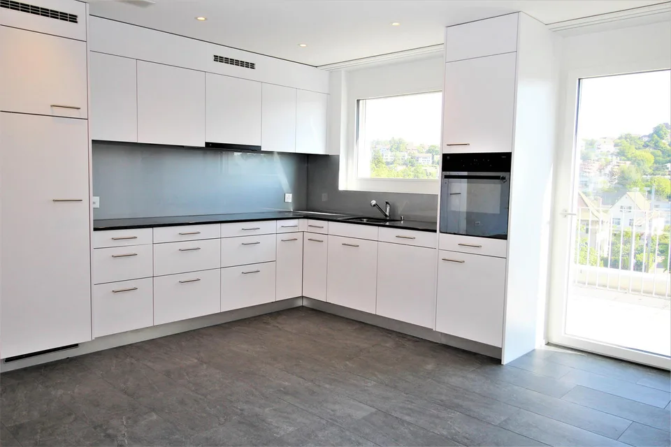 Moderne 5.5 Zimmer Attikawohnung im Zentrum von Feuerthalen – photo 2 sur 13