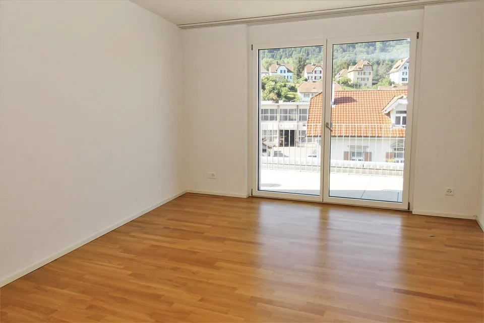 Moderne 5.5 Zimmer Attikawohnung im Zentrum von Feuerthalen – photo 6 sur 13