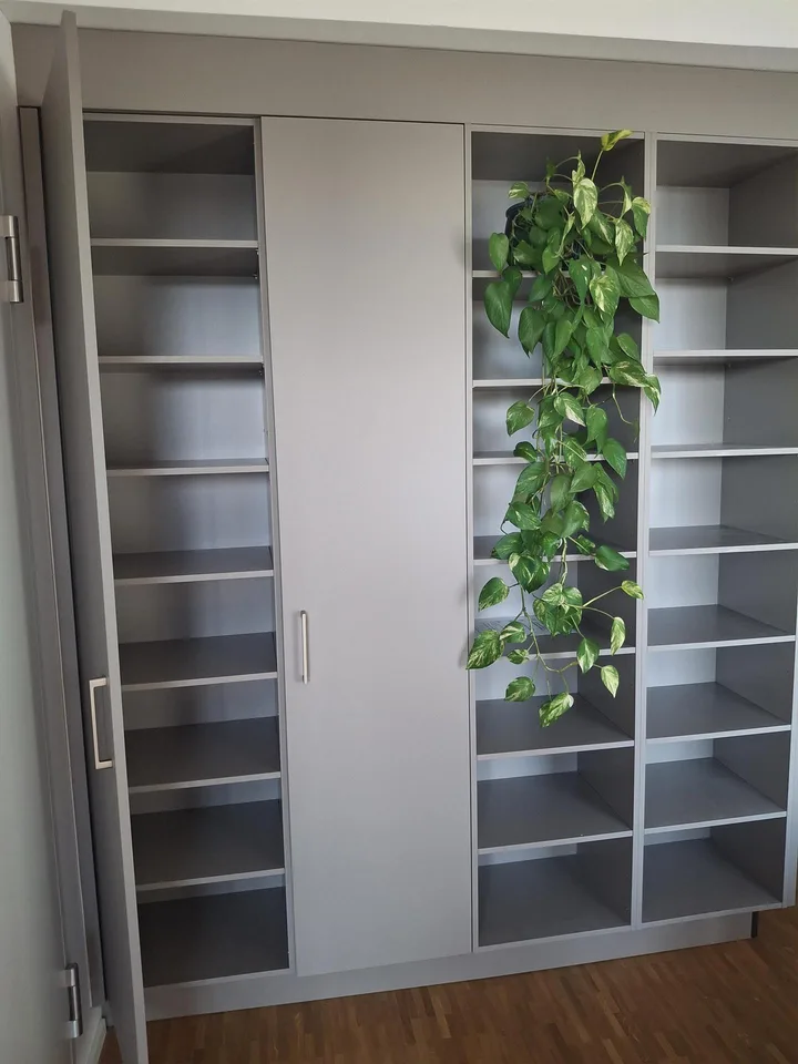 Schöne 1 1/2 Zimmerwohnung mit Balkon und Aussicht – Foto 4 von 7