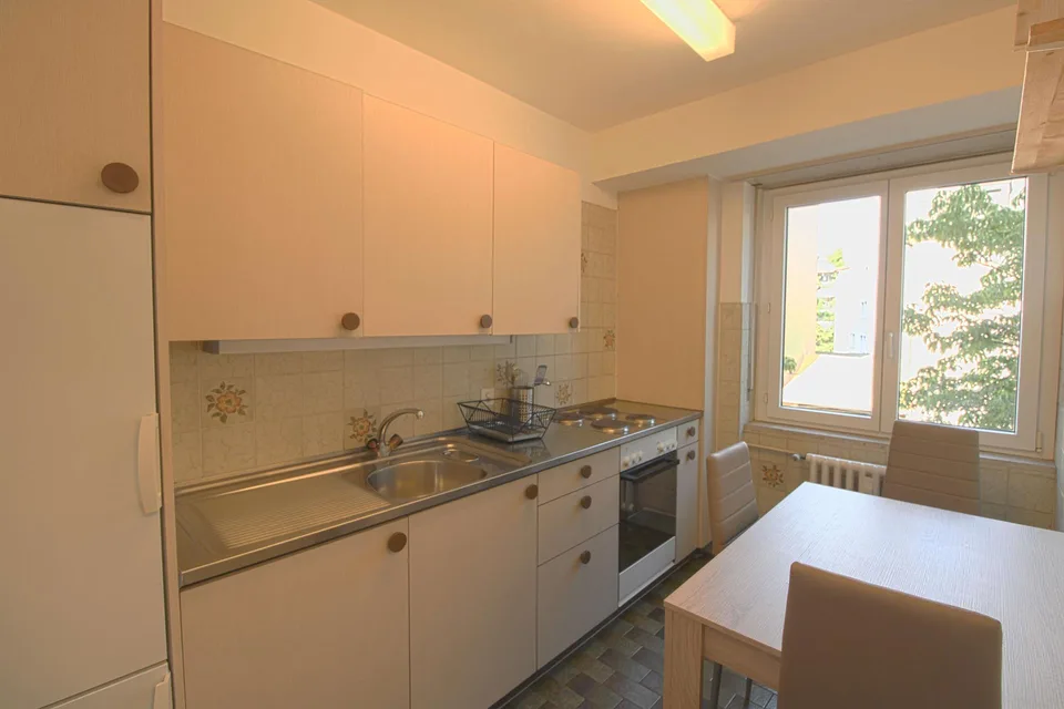 Furnished room in modernised apartment in a top location – Foto 8 von 9