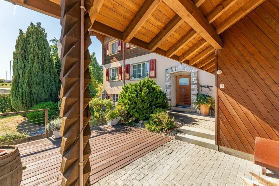 La Casa con Carattere - molto Spazio, bellissimi Elementi in Legno e un Giardino da Sogno – foto 3 di 15