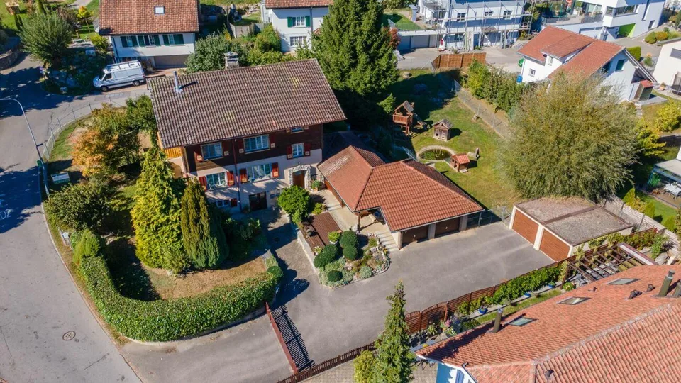 La Casa con Carattere - molto Spazio, bellissimi Elementi in Legno e un Giardino da Sogno – foto 6 di 15