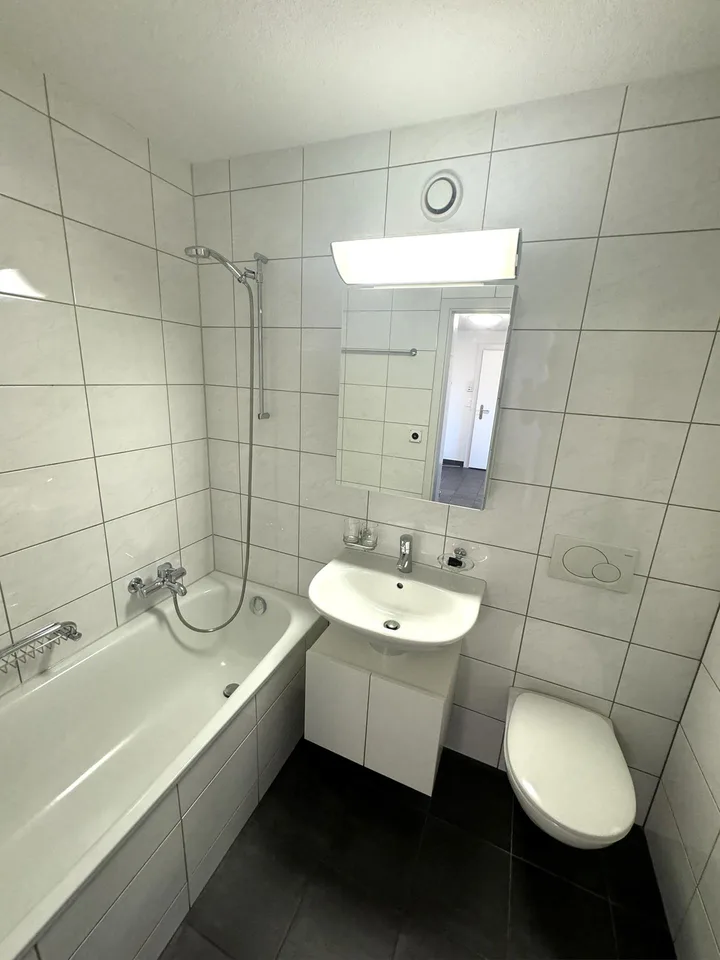 grosszügige, gepflegte 3.0-Zimmer-Wohnung an zentraler Lage – Foto 6 von 8