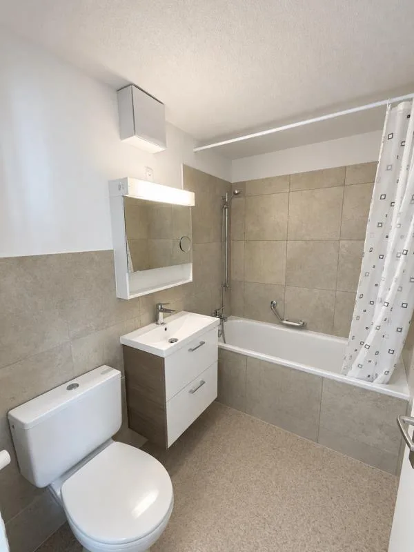 1 1/2 Zimmerwohnung in unmittelbarer Nähe zum Skilift und den Langl... – photo 5 sur 6