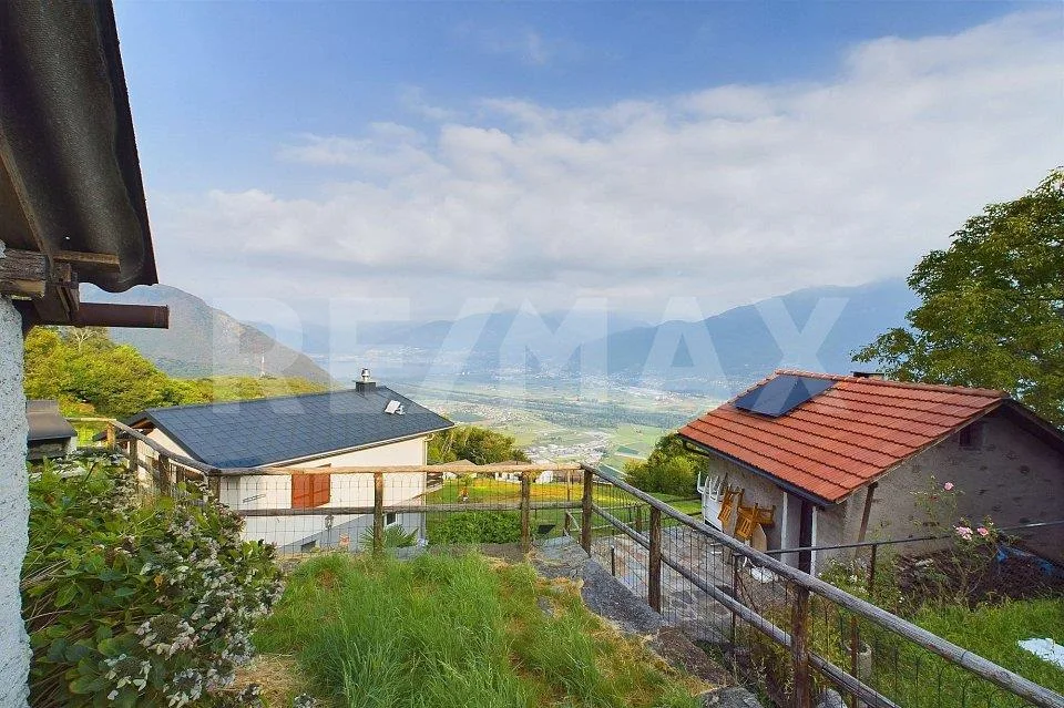 Caloroso e accogliente rustico di montagna con vista sul Lago Maggiore – foto 7 di 13