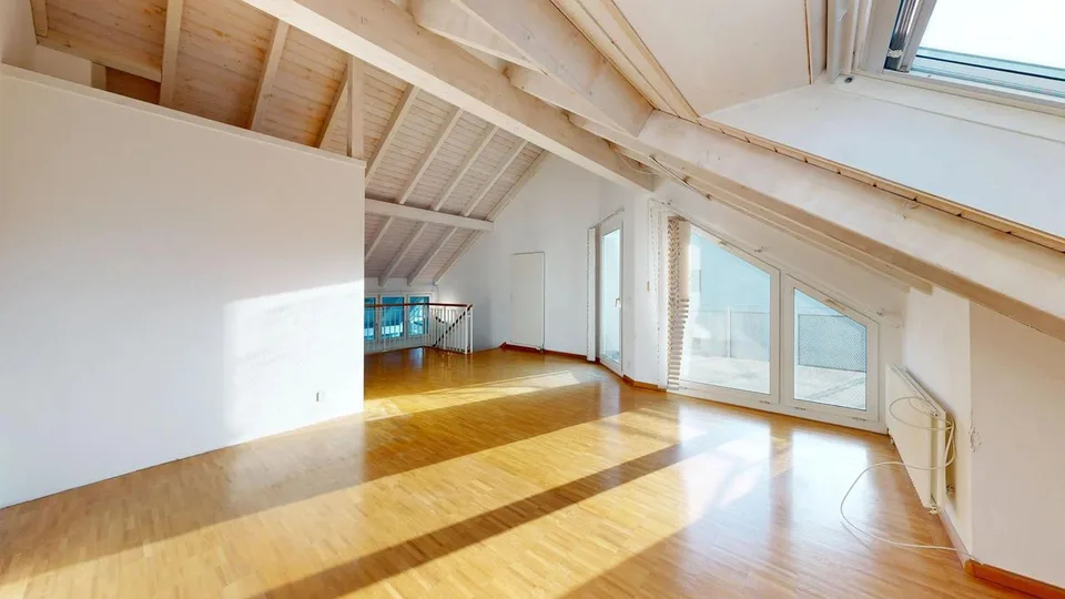 3.5-Zimmer-Maisonette-Wohnung mit Einstellhallenplatz und Potenzial – foto 8 di 13