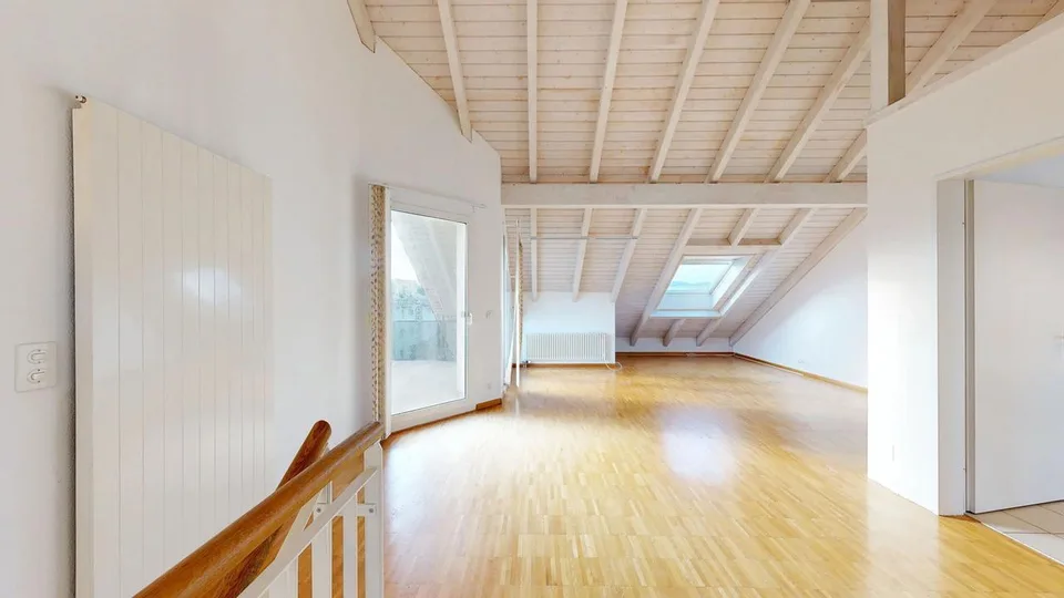 3.5-Zimmer-Maisonette-Wohnung mit Einstellhallenplatz und Potenzial – foto 6 di 13
