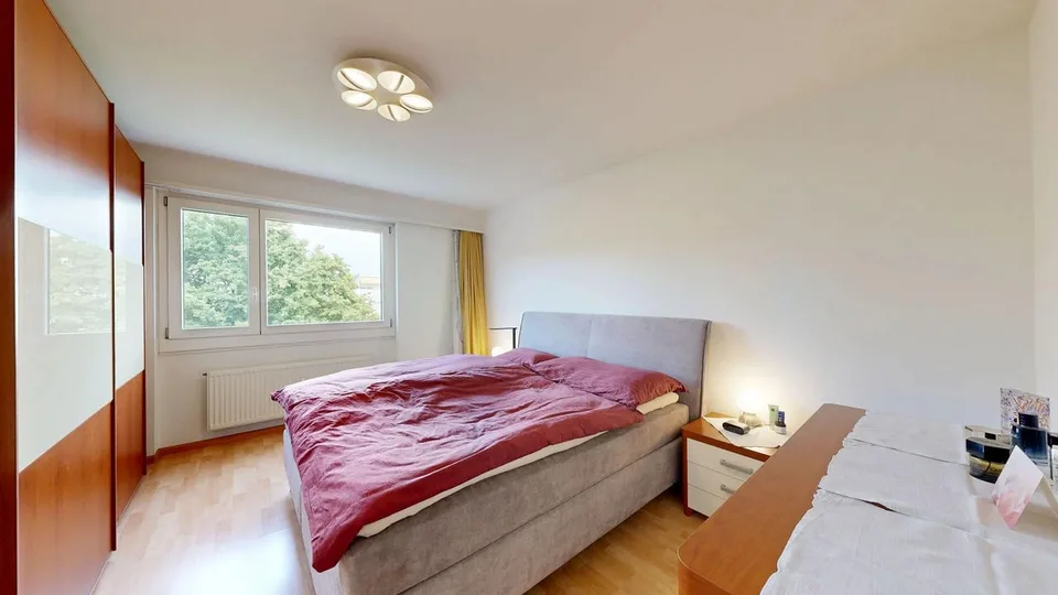 Lichtdurchflutete 4.5-Zimmer-Dachwohnung mit Aussenparkplatz – photo 16 of 23