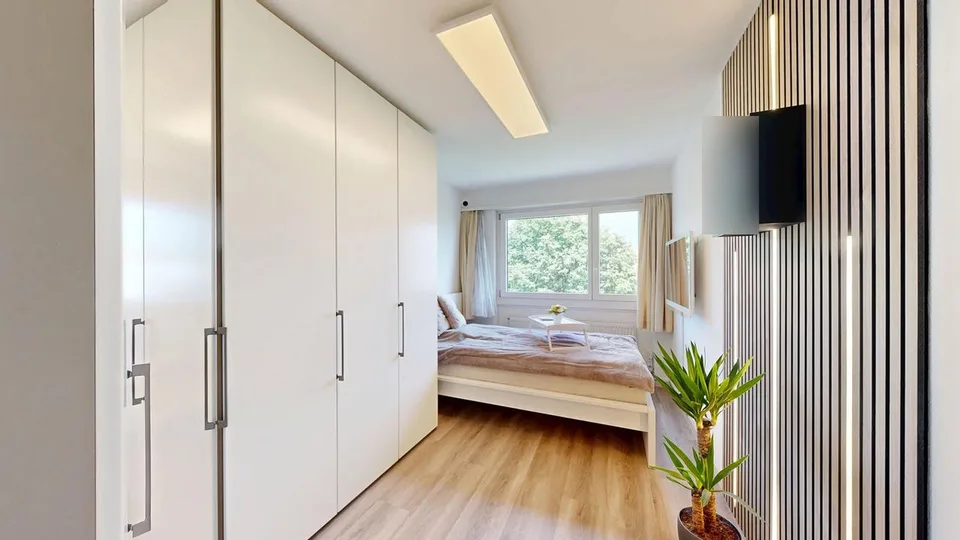 Lichtdurchflutete 4.5-Zimmer-Dachwohnung mit Aussenparkplatz – photo 14 of 23