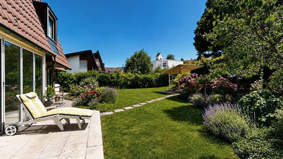 Idyllisches 8-Zimmer-Einfamilienhaus mit grossem Garten und Garage – foto 20 di 25