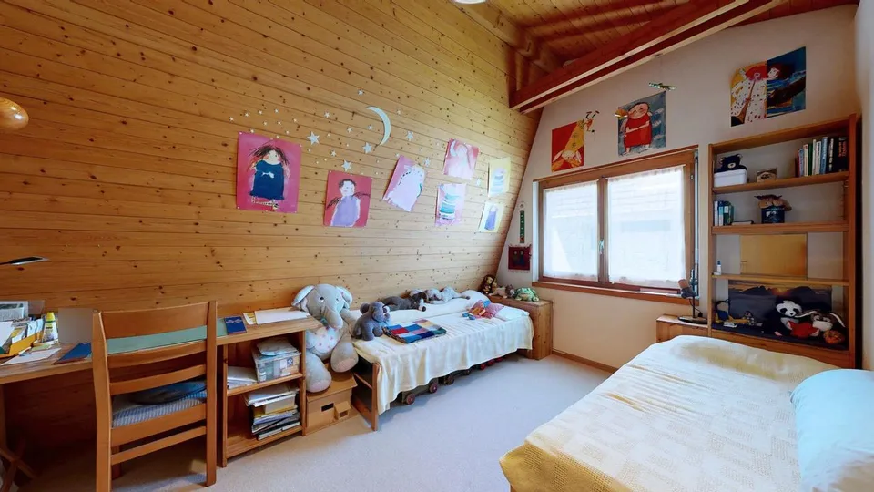 Idyllisches 8-Zimmer-Einfamilienhaus mit grossem Garten und Garage – foto 14 di 25