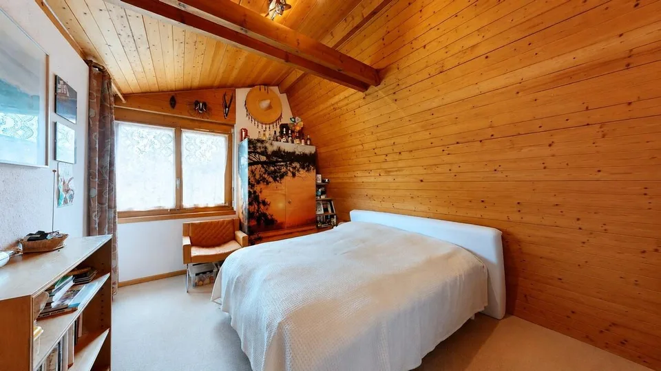 Idyllisches 8-Zimmer-Einfamilienhaus mit grossem Garten und Garage – foto 12 di 25