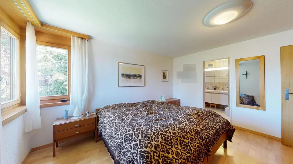 Idyllisches 8-Zimmer-Einfamilienhaus mit grossem Garten und Garage – foto 8 di 25