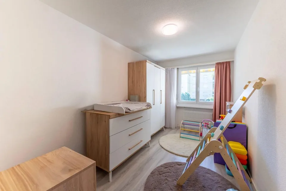Viel Raum zum Wohlfühlen - helle 4-Zimmerwohnung mit Balkon und Lift – photo 7 sur 12