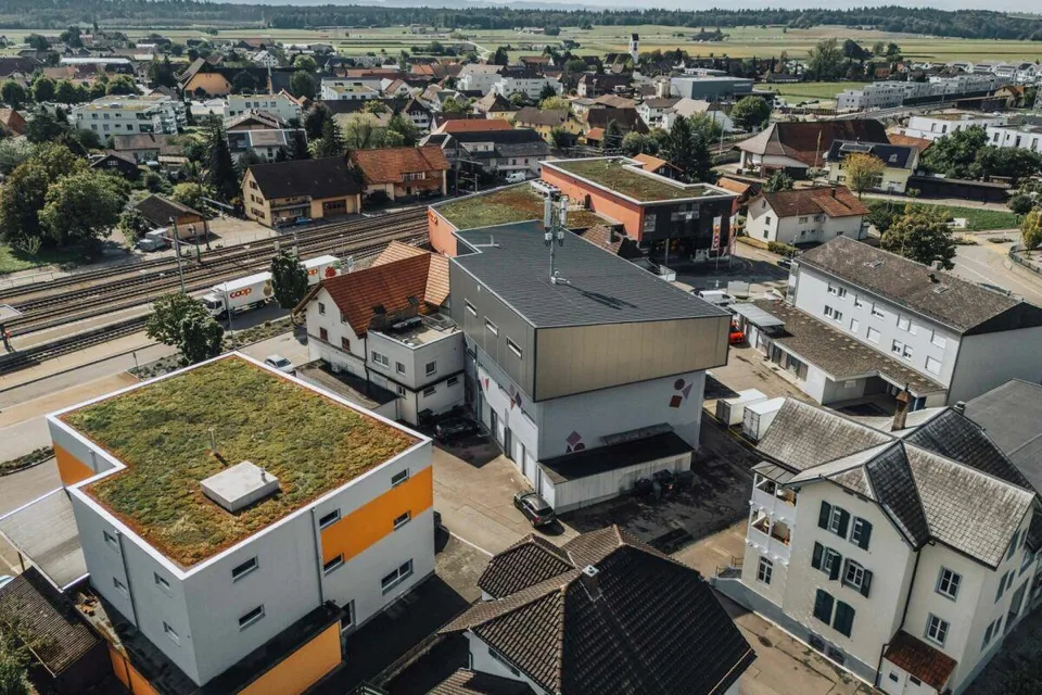 Vielseitige Gewerbeliegenschaft mit drei Wohnungen und guter Verkeh... – foto 11 di 30