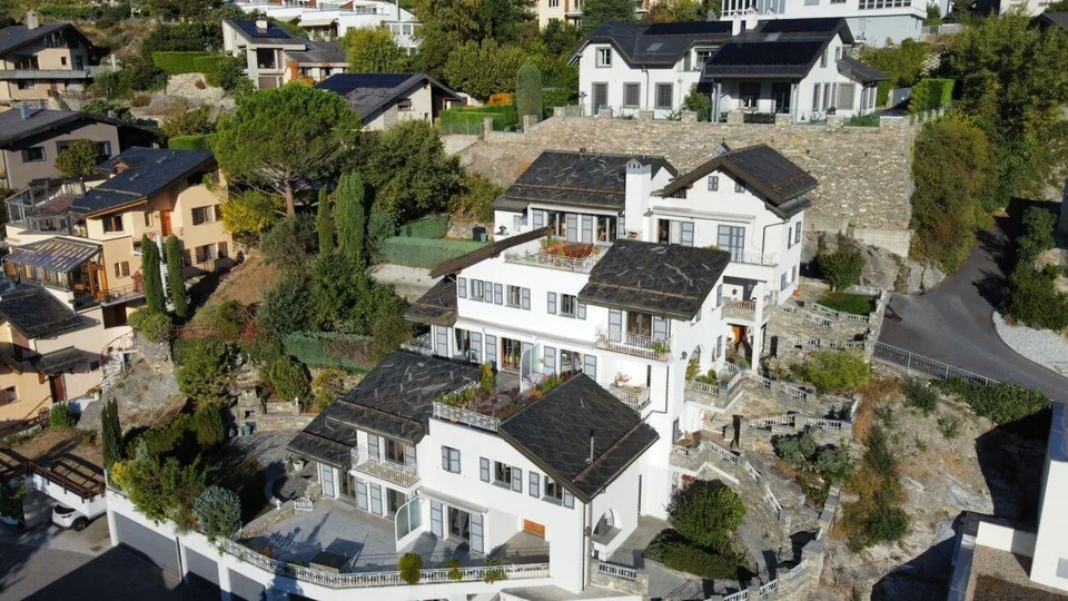5,5-Zimmer angrenzende Villa + unabhängige Wohnung. Gravelone, Sion – Foto 2 von 9