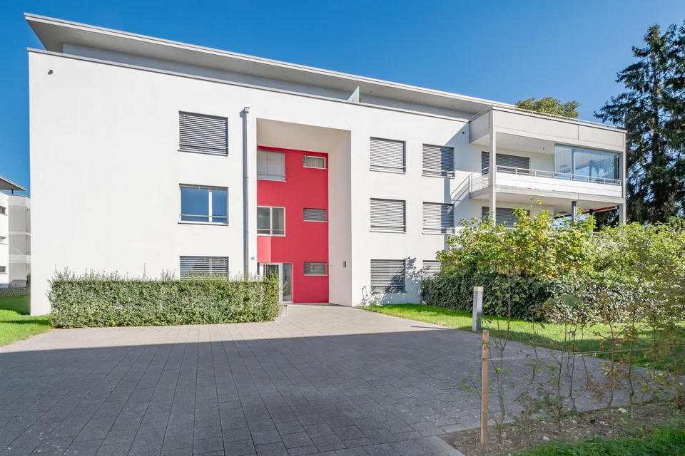 Stilvolle Wohnung mit Blick ins Grüne – Foto 4 von 20