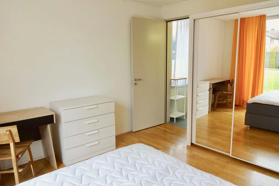 Stilvoll möbliertes Community Studio in Zürich Seebach – Foto 3 von 15