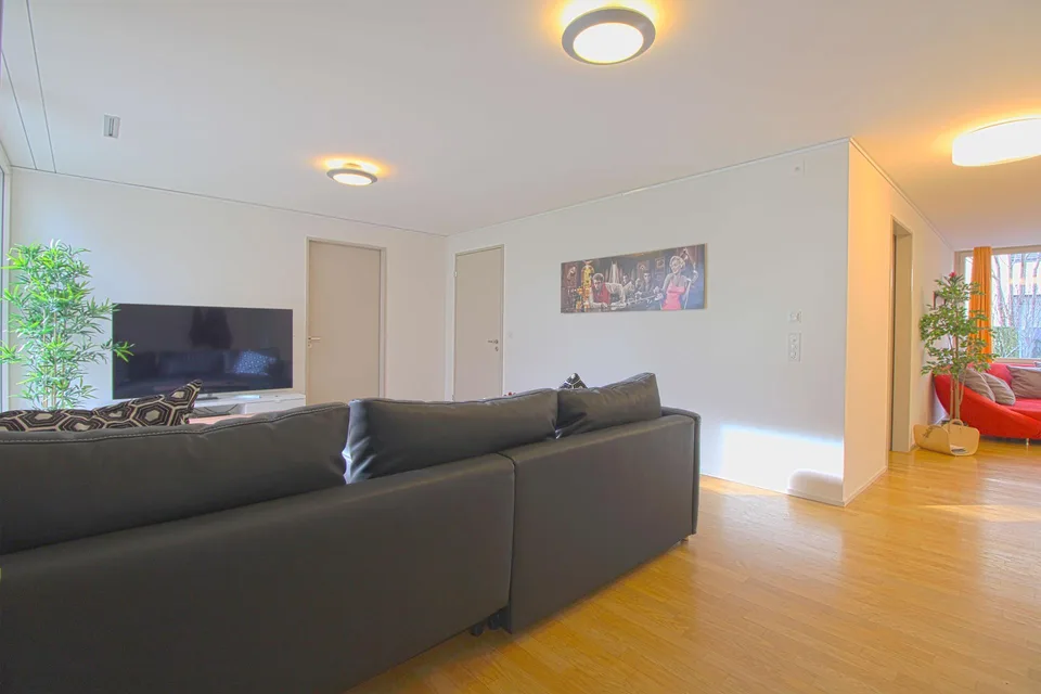 Stilvoll möbliertes Community Studio in Zürich Seebach – Foto 5 von 15