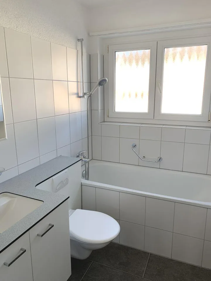 4½-Zimmer Wohnung an ruhiger Lage, Nähe Bodensee und Einkaufszentrum – Foto 2 von 12