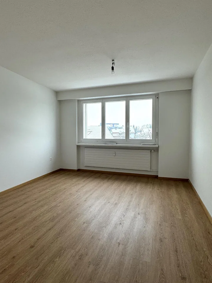 Grosszügige und helle Wohnung – Foto 4 von 7