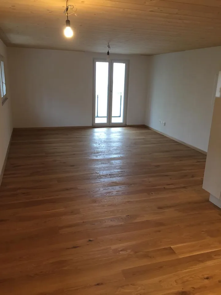 Kernsaniertes Haus mit schöner 2.5 Zimmerwohnung an zentraler Lage – photo 6 sur 15