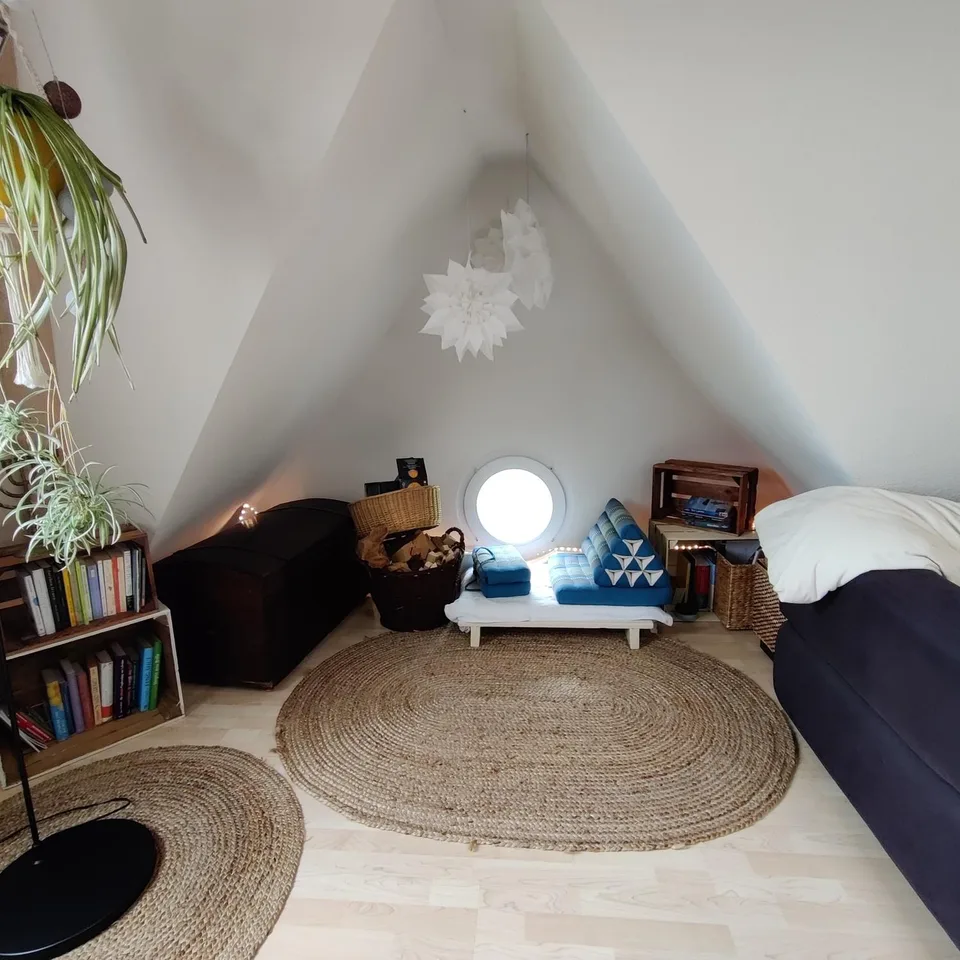 Dein Platz über den Dächern mit Terrasse und Kamin! – photo 10 of 13