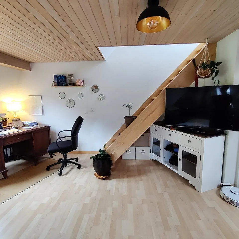 Dein Platz über den Dächern mit Terrasse und Kamin! – photo 5 of 13