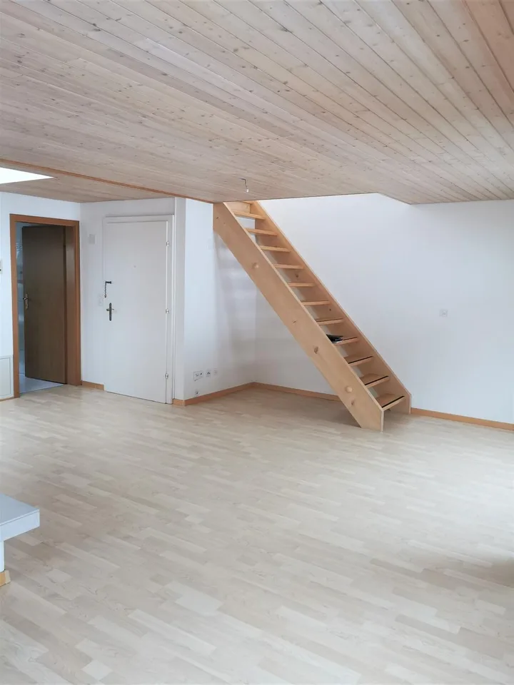 Dein Platz über den Dächern mit Terrasse und Kamin! – photo 4 of 13