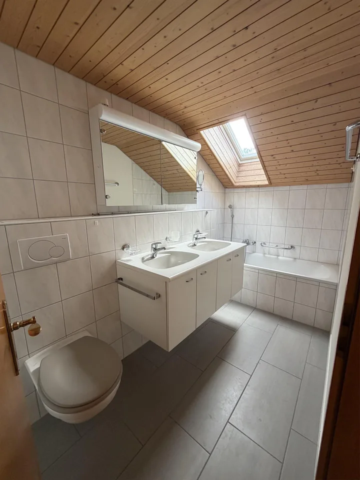 Grosszügige, helle Maisonette-Wohnung – Foto 5 von 13