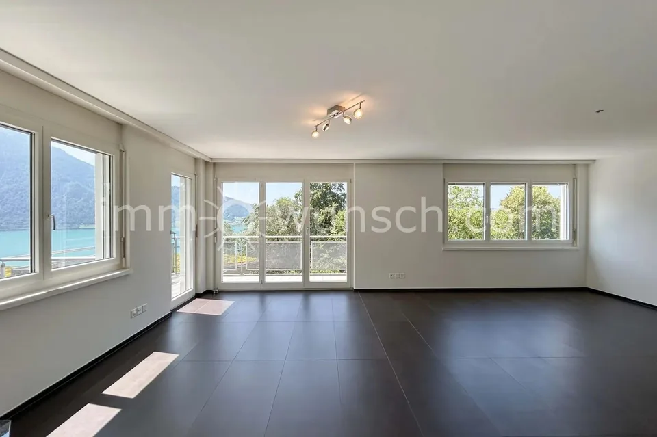 4.5-Zimmer-Terrassenwohnung mit Seesicht in Walchwil mieten – Foto 2 von 11
